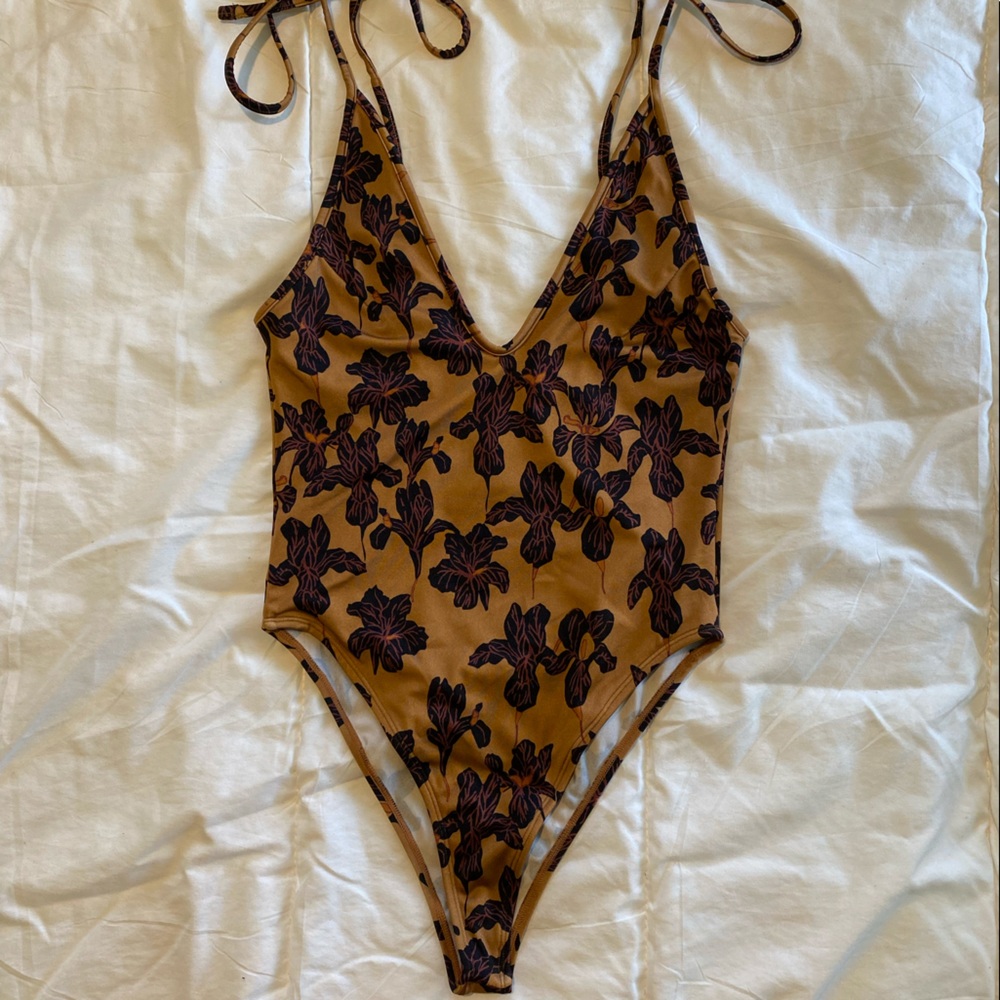 INDAH swim one piece size small